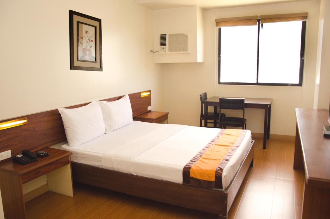 M Suites Hotel Makati City Exteriér fotografie