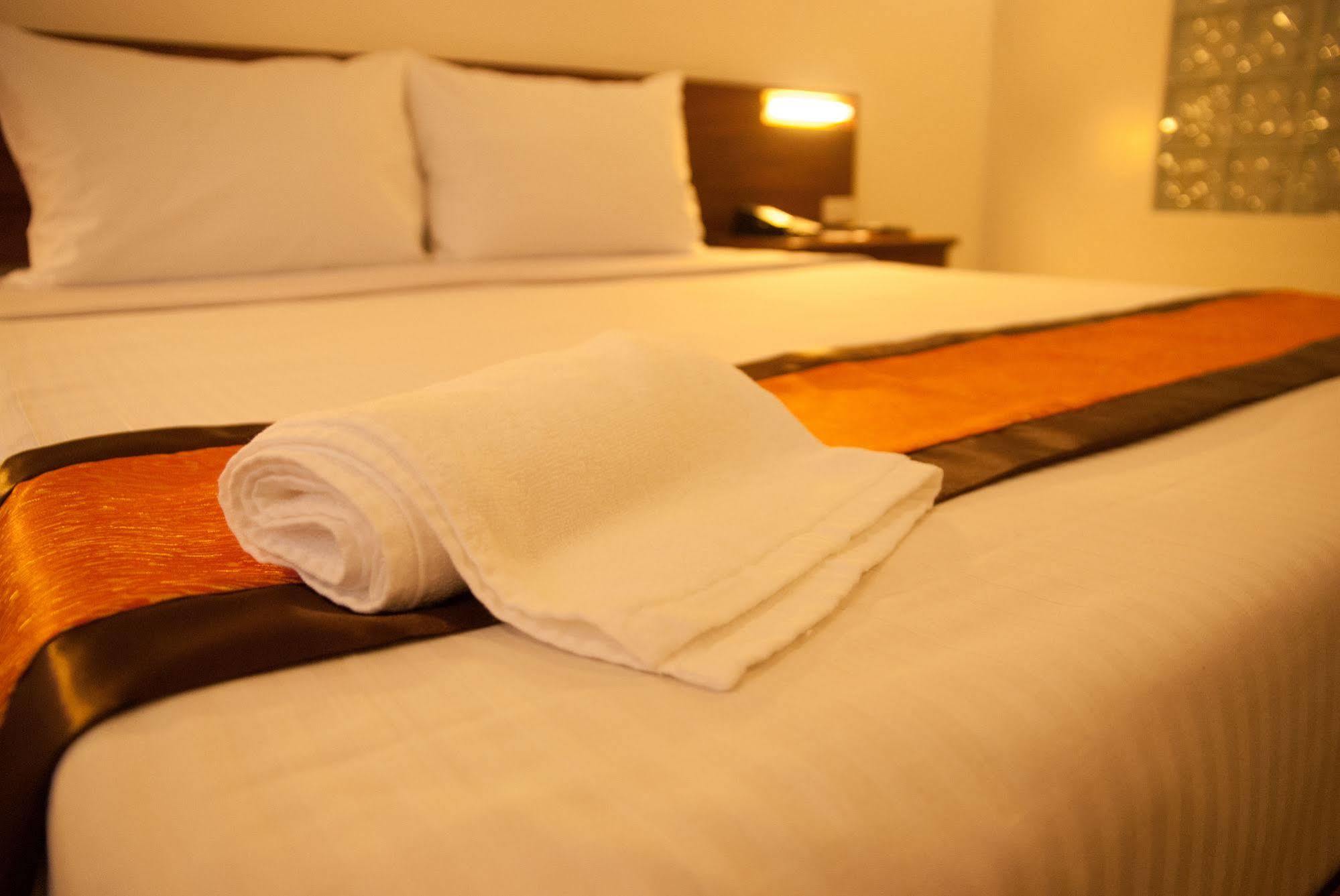 M Suites Hotel Makati City Exteriér fotografie