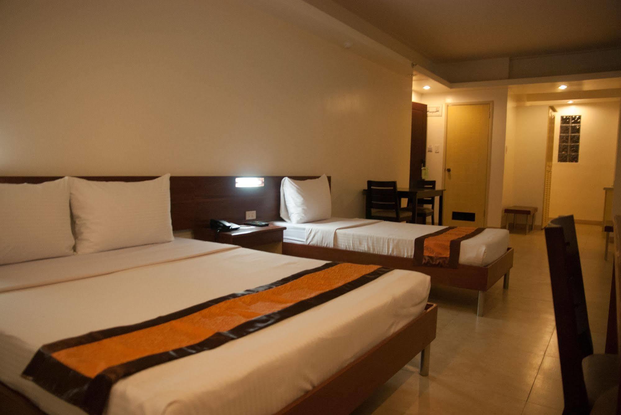 M Suites Hotel Makati City Exteriér fotografie