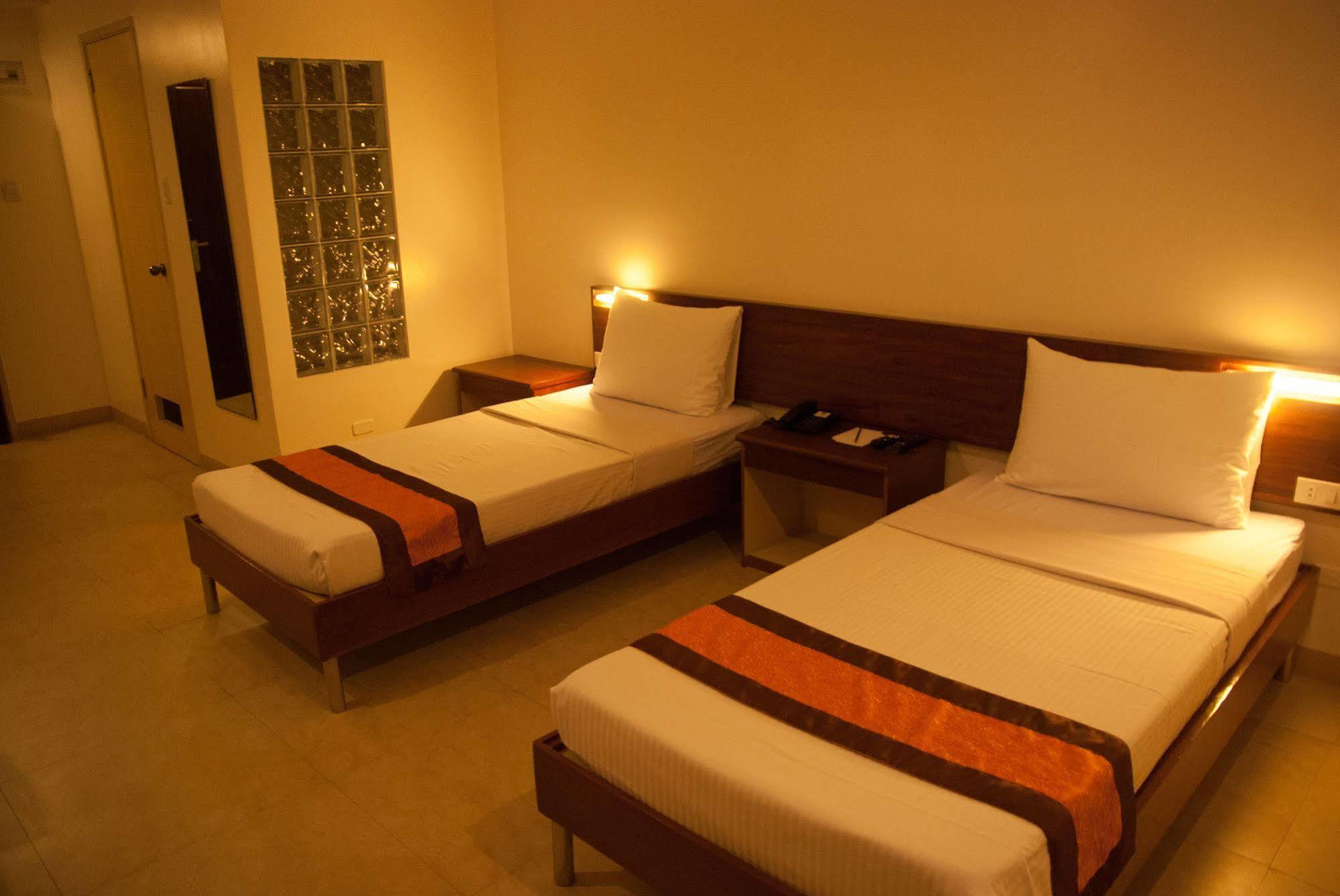 M Suites Hotel Makati City Exteriér fotografie