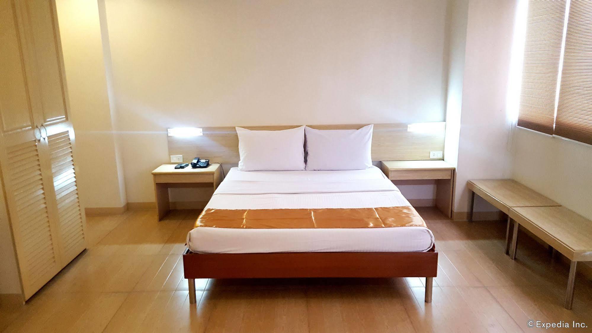 M Suites Hotel Makati City Exteriér fotografie